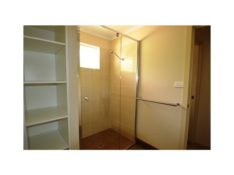 18 Oak Street, Seymour VIC 3660