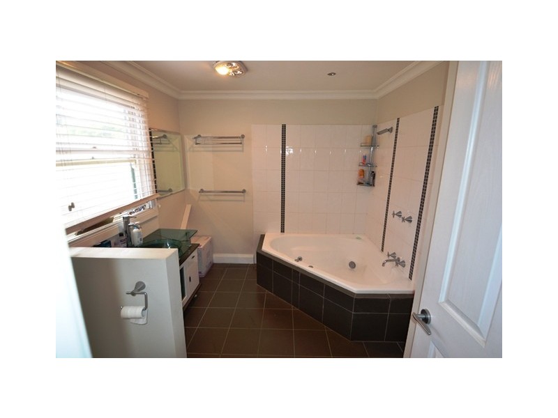 24 Butler Street, Seymour VIC 3660