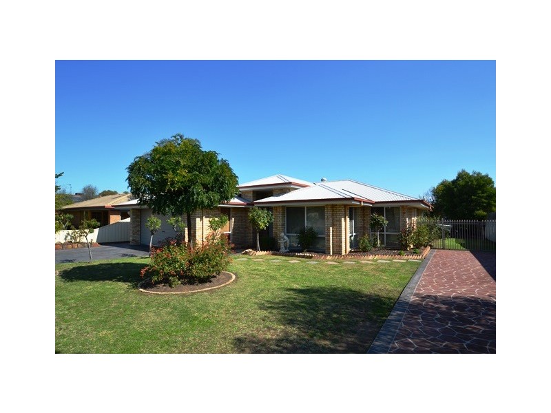 9 Ridd Court, Seymour VIC 3660