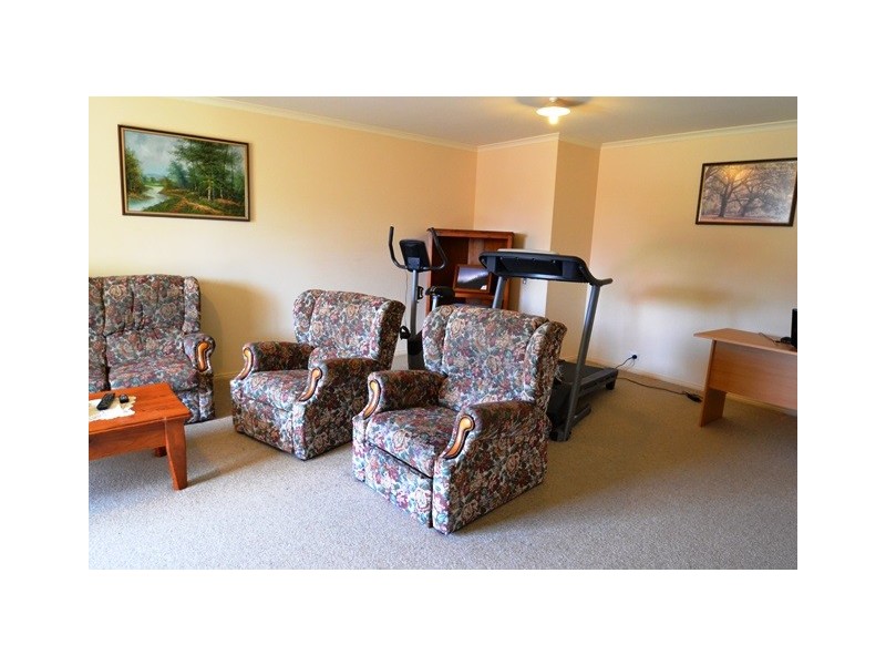 74 Avenel Road, Seymour VIC 3660