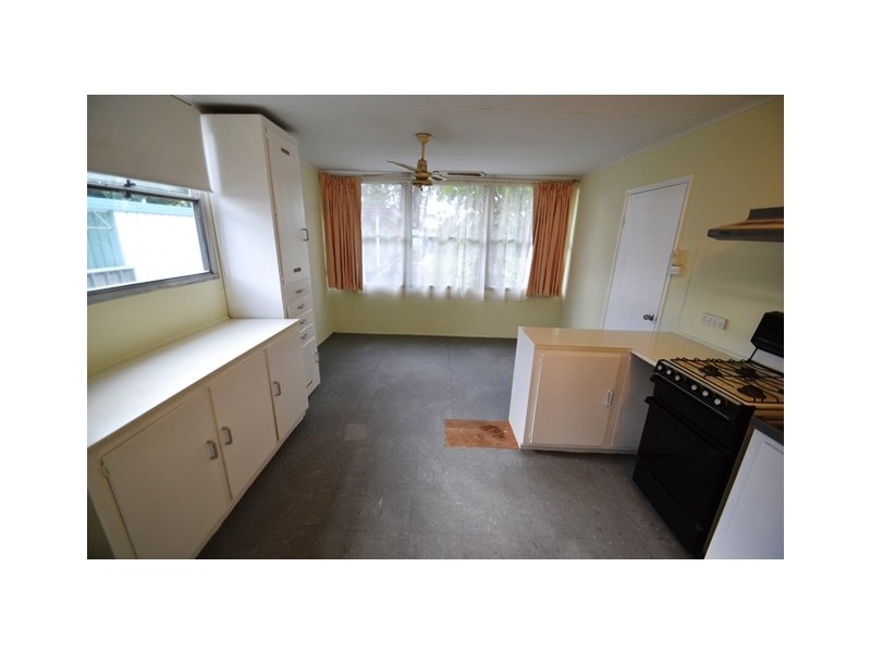 80 Martindale Cres, Seymour VIC 3660