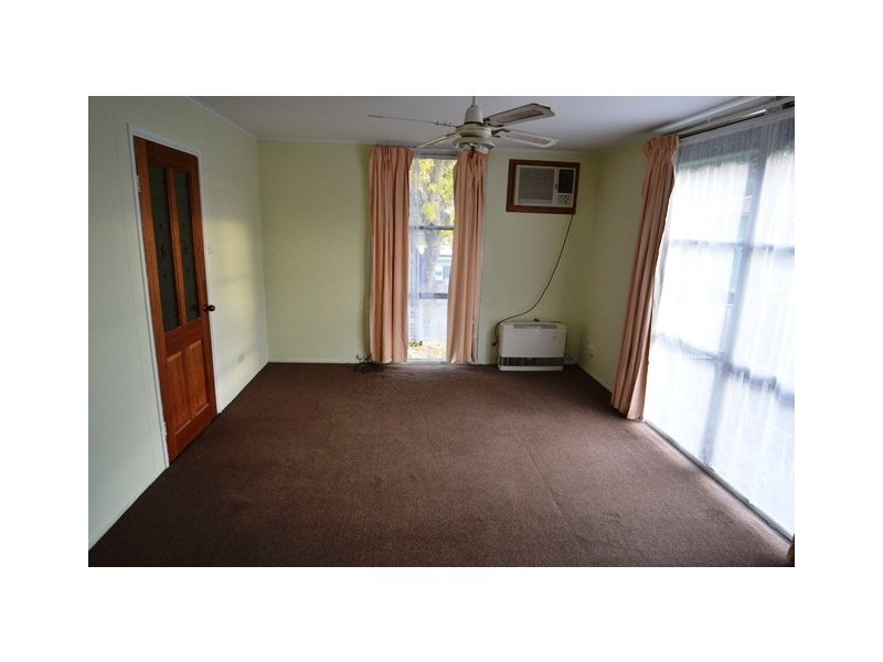 80 Martindale Cres, Seymour VIC 3660