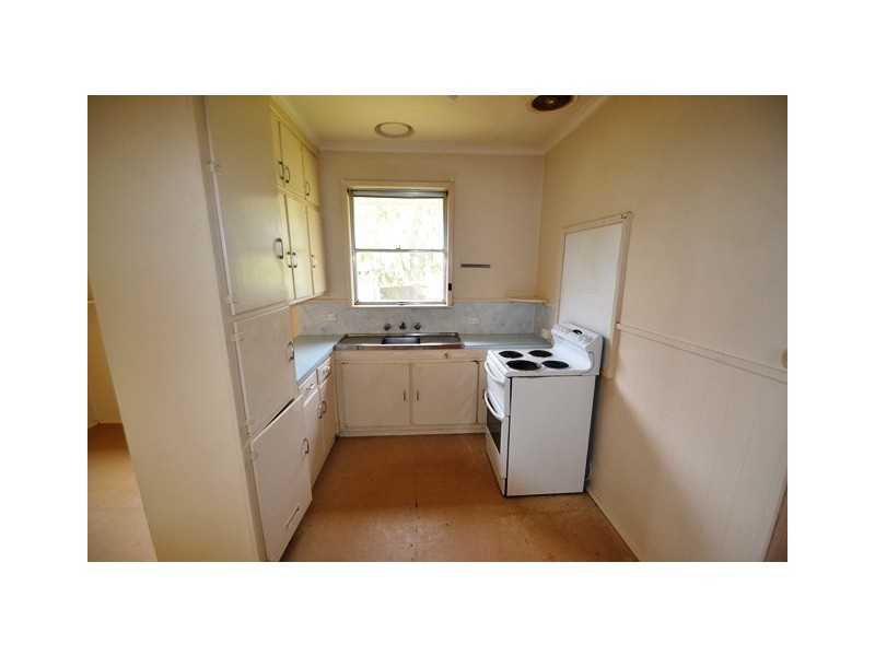 18 Martindale Cres, Seymour VIC 3660