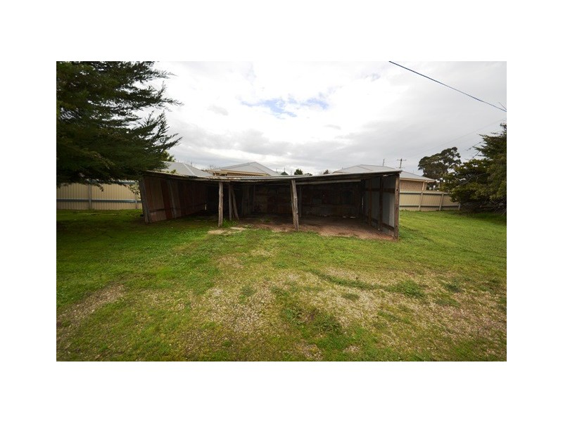 211 Anzac Ave, Seymour VIC 3660