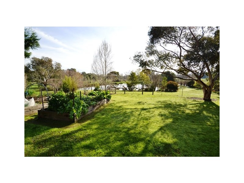 205 Highlands Road, Seymour VIC 3660