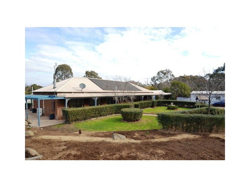 4 Dempsey Road, Seymour VIC 3660