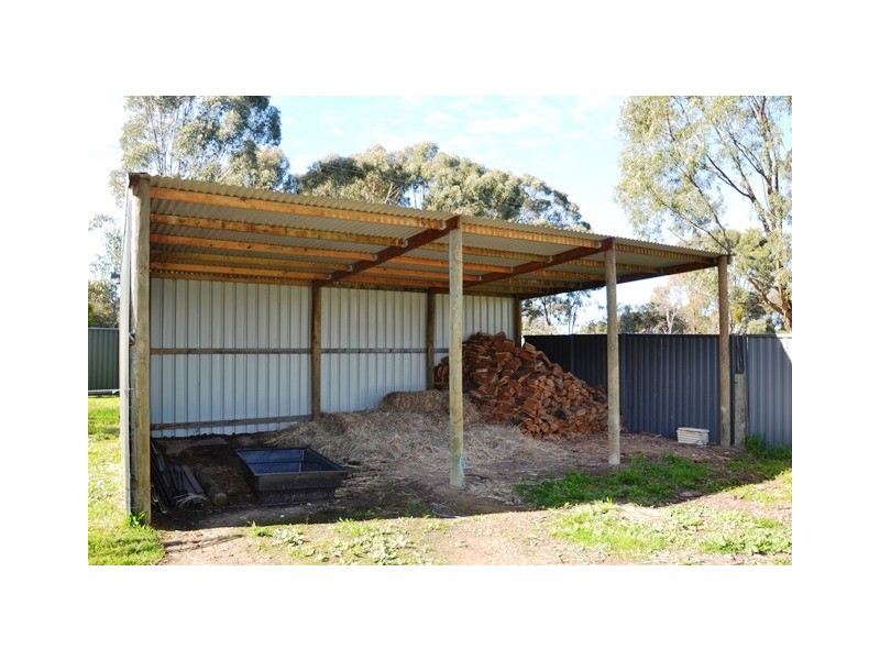 4 Dempsey Road, Seymour VIC 3660