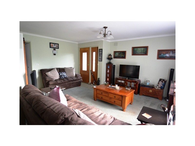 24 Avenel Road, Seymour VIC 3660