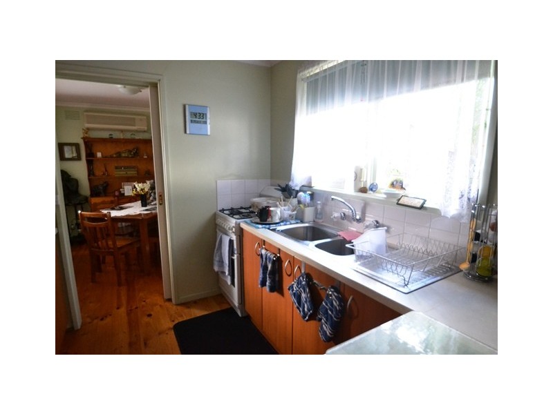 24 Avenel Road, Seymour VIC 3660