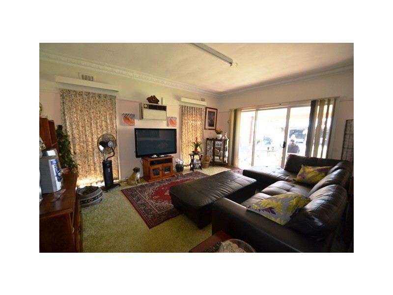 111 Anzac Ave, Seymour VIC 3660