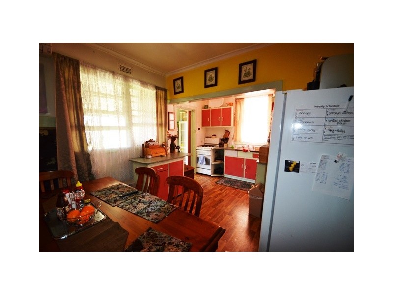 111 Anzac Ave, Seymour VIC 3660