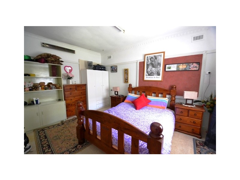 111 Anzac Ave, Seymour VIC 3660