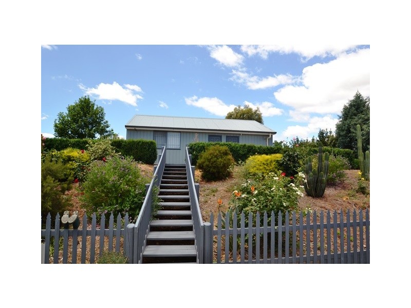 6 Nazek Court, Seymour VIC 3660