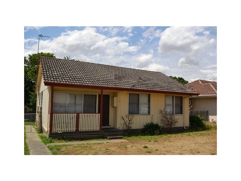 7 Clarke Street, Seymour VIC 3660