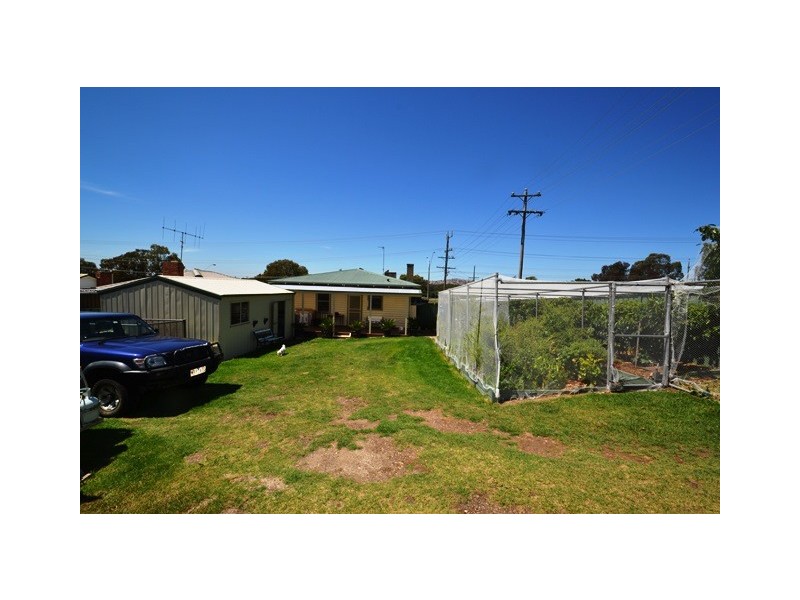 140 Anzac Ave, Seymour VIC 3660