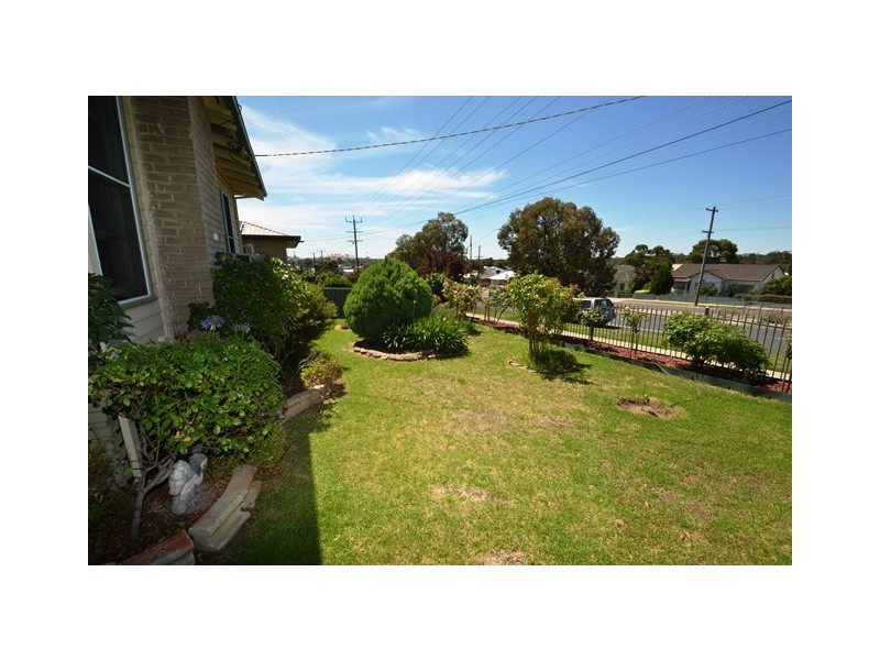 140 Anzac Ave, Seymour VIC 3660