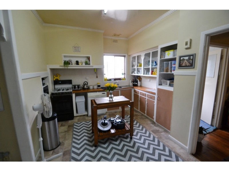 19 Delhi Street, Seymour VIC 3660