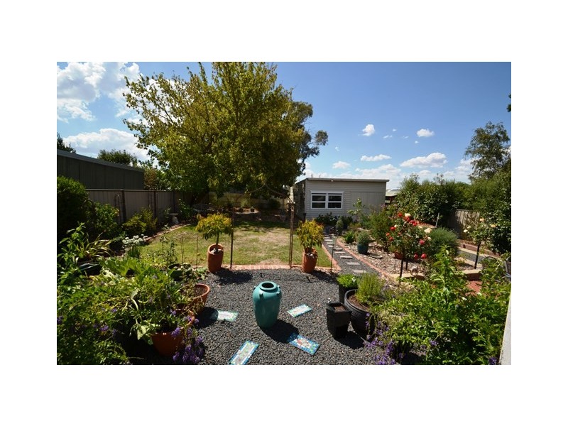 17 Park Street, Seymour VIC 3660