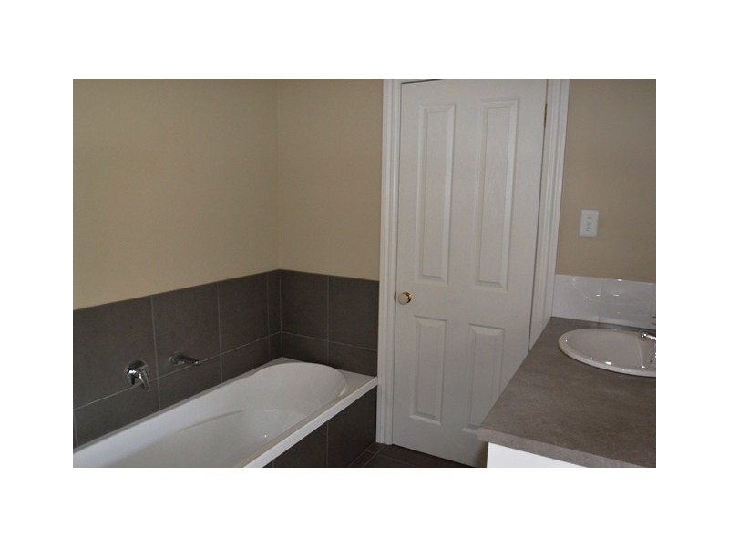 66 Anzac Avenue, Seymour VIC 3660