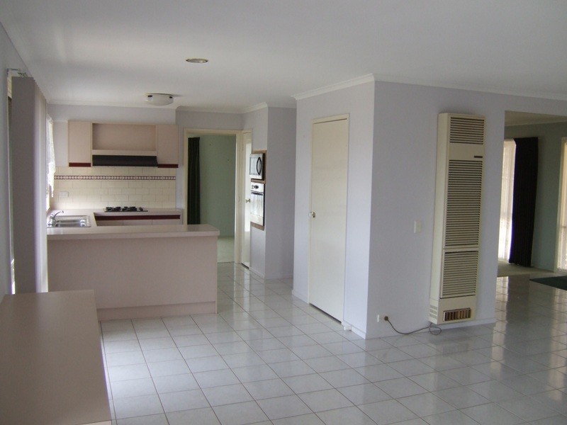 21 Hanley Crescent, Seymour VIC 3660