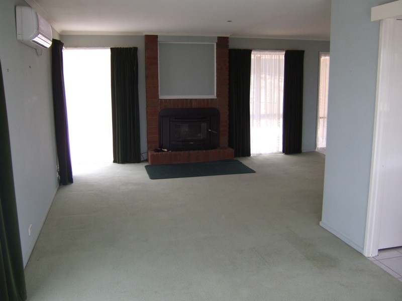 21 Hanley Crescent, Seymour VIC 3660