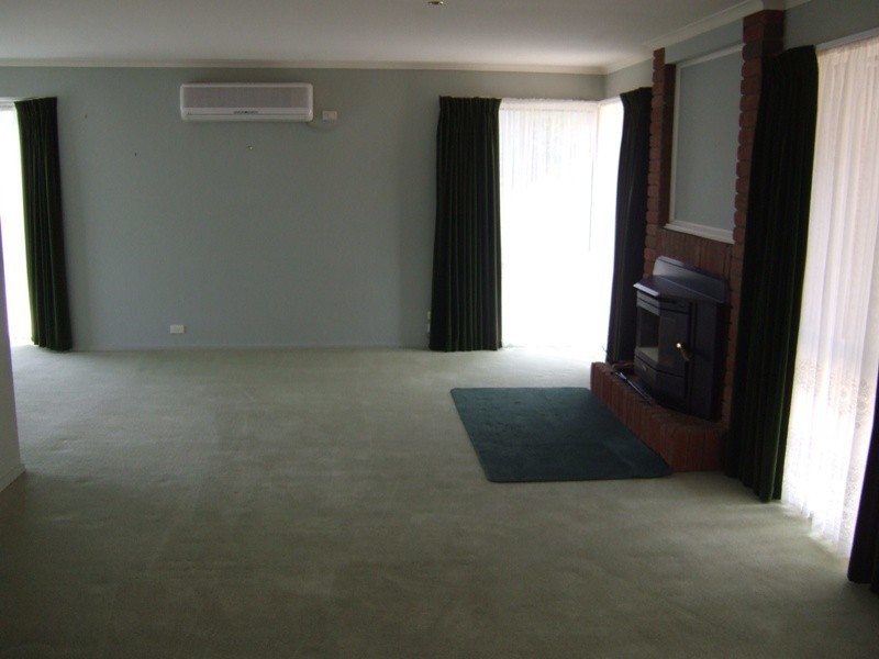 21 Hanley Crescent, Seymour VIC 3660