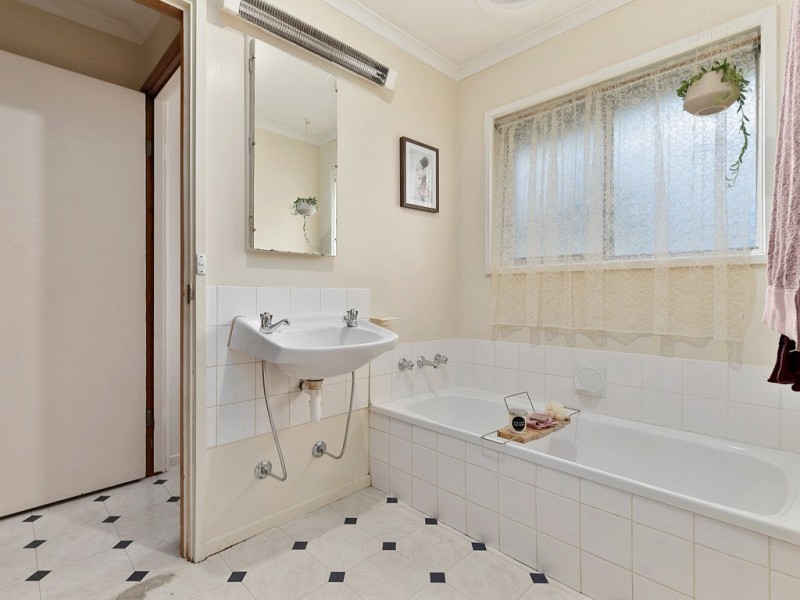 48 Monash Drive, Seymour VIC 3660