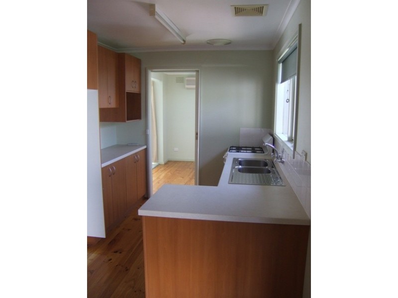 24 Avenel Road, Seymour VIC 3660