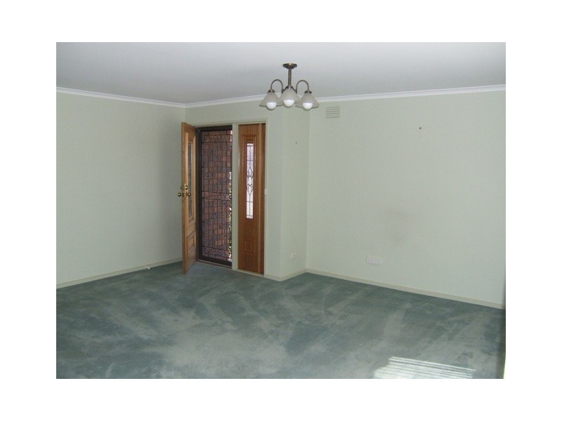 24 Avenel Road, Seymour VIC 3660