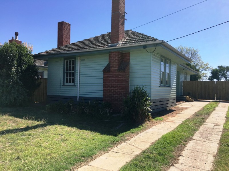 11 Dowling Avenue, Seymour VIC 3660