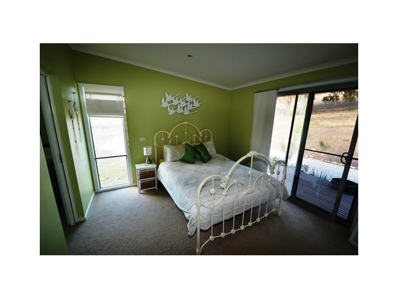 44 Scarlett Street, Avenel VIC 3664