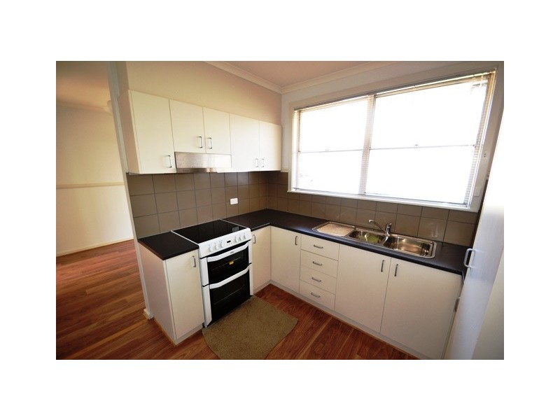 4 Martindale Cres, Seymour VIC 3660