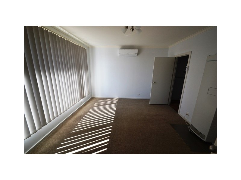 4 Martindale Cres, Seymour VIC 3660