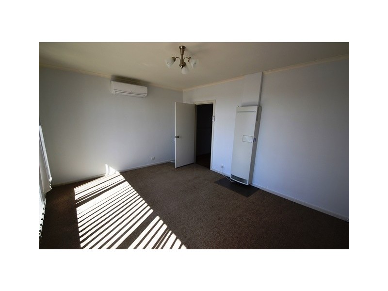 4 Martindale Cres, Seymour VIC 3660