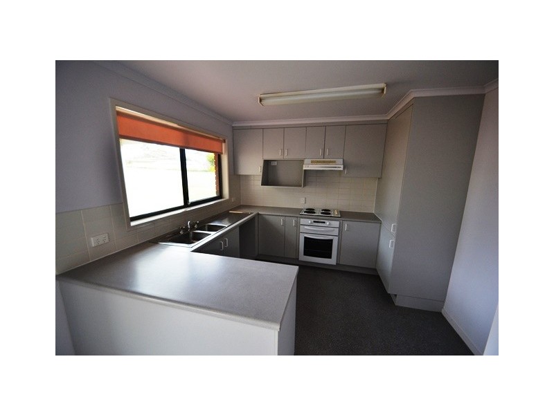 16 Coughlin Court, Seymour VIC 3660