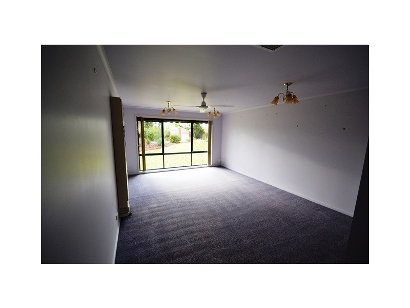 16 Coughlin Court, Seymour VIC 3660