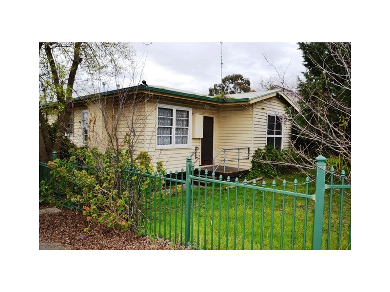 16 Morison Cres, Seymour VIC 3660