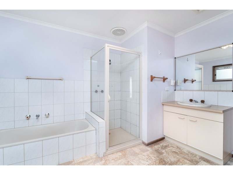 1/30 Clarey Ave, Seymour VIC 3660