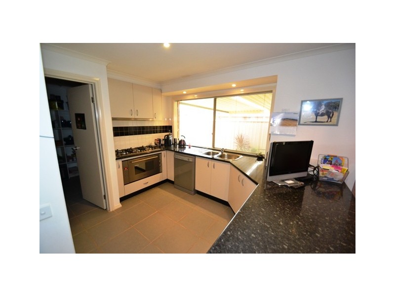 10 Parry Street, Seymour VIC 3660