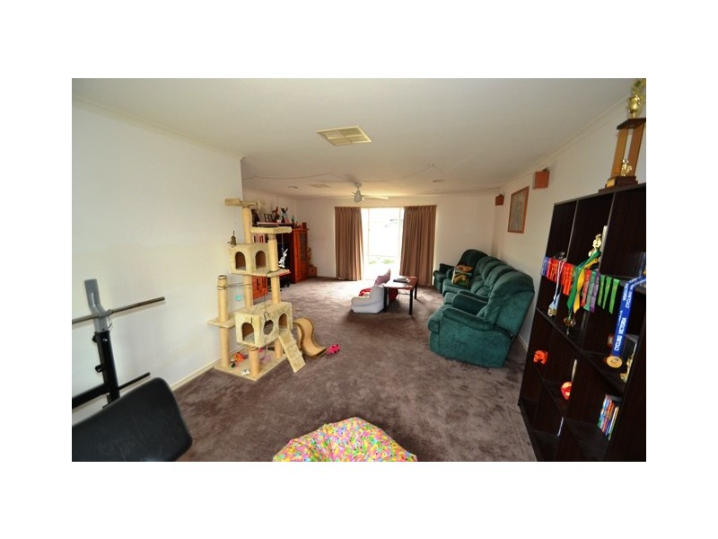 10 Parry Street, Seymour VIC 3660