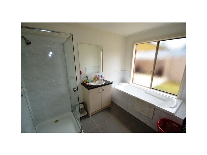 10 Parry Street, Seymour VIC 3660