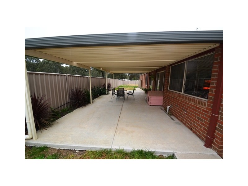 10 Parry Street, Seymour VIC 3660