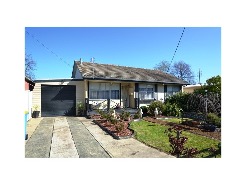 31 Martindale Cres, Seymour VIC 3660