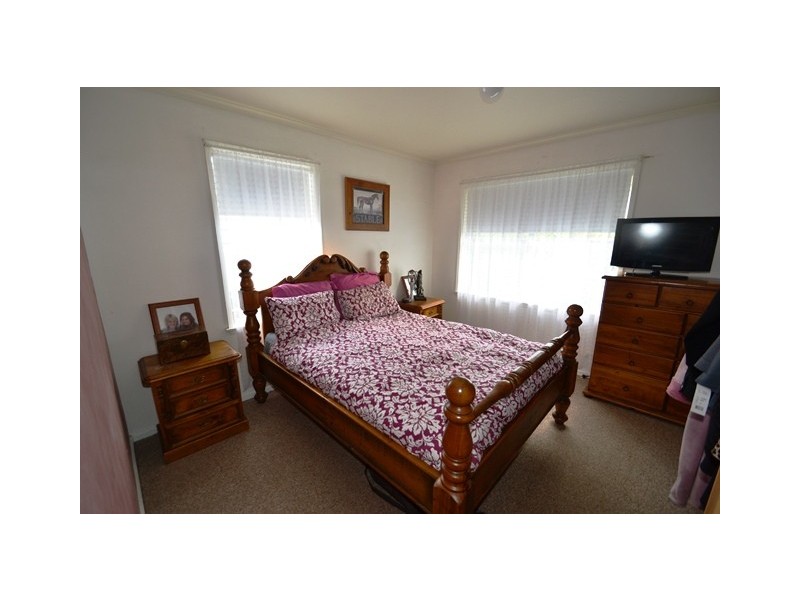 31 Martindale Cres, Seymour VIC 3660