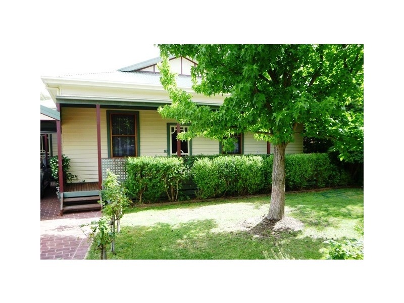 27 Railway Street, Seymour VIC 3660
