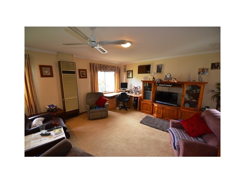 1 Skermer Ave, Seymour VIC 3660