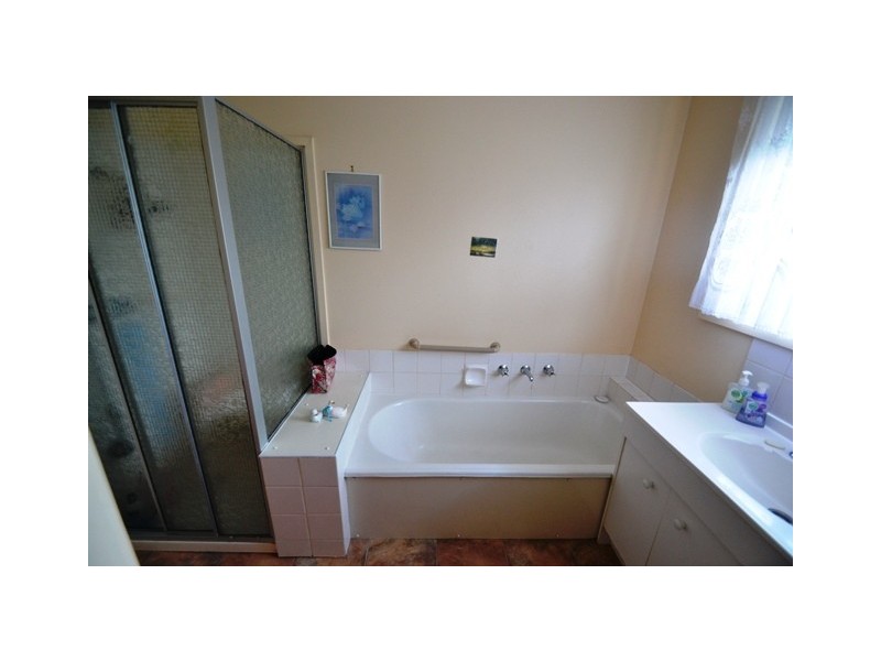 1 Skermer Ave, Seymour VIC 3660