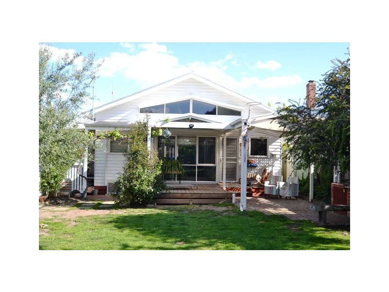 15 Park Street, Seymour VIC 3660
