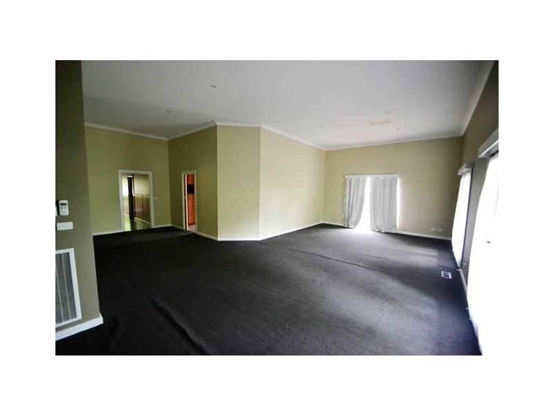 27 Railway Street, Seymour VIC 3660