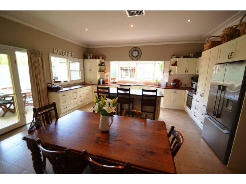 37 The Esplanade, Seymour VIC 3660